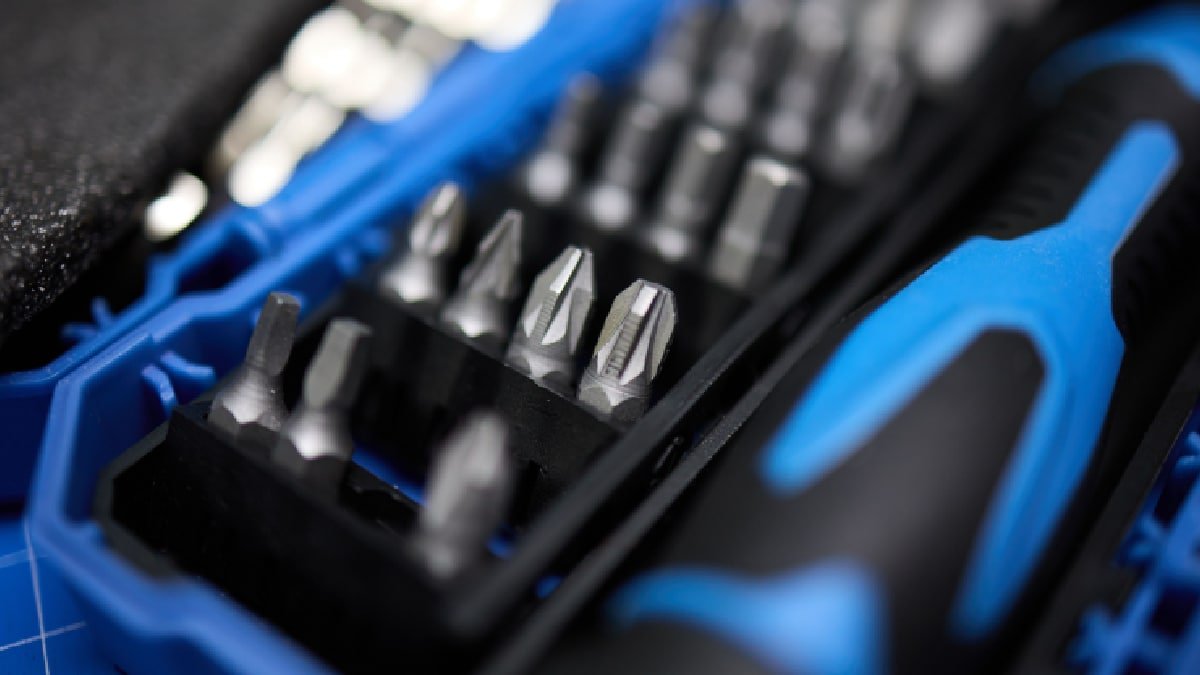 Console Screwdriver Finder